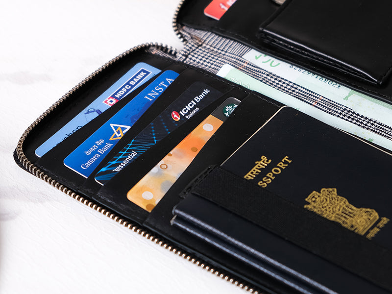 Drift Passport Wallet - Black