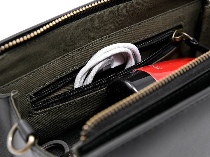 Vera Compact Sling / Black