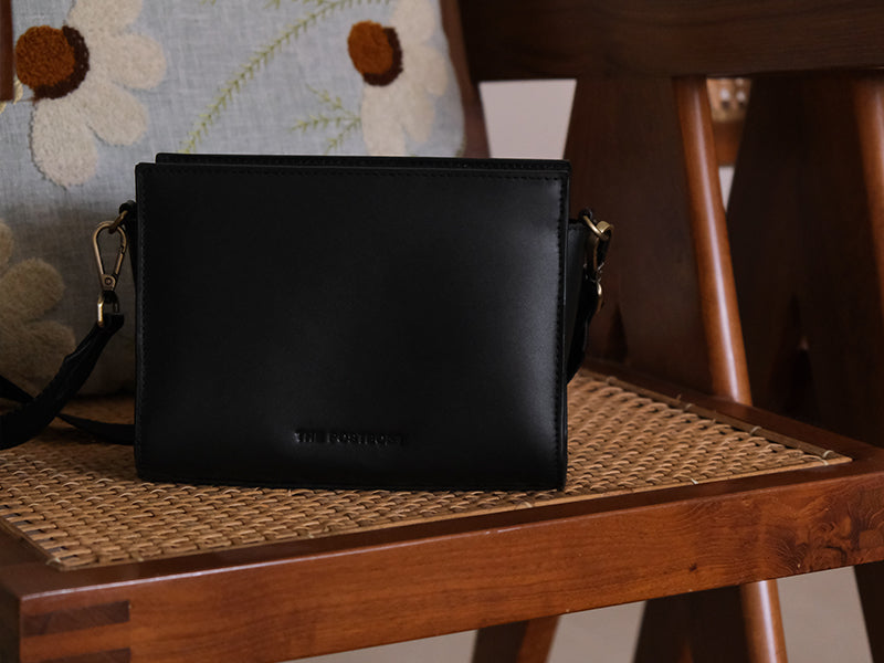 Vera Compact Sling / Black