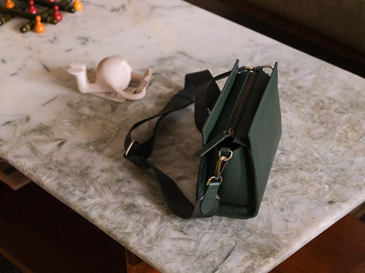 Vera Compact Sling / Emerald Green