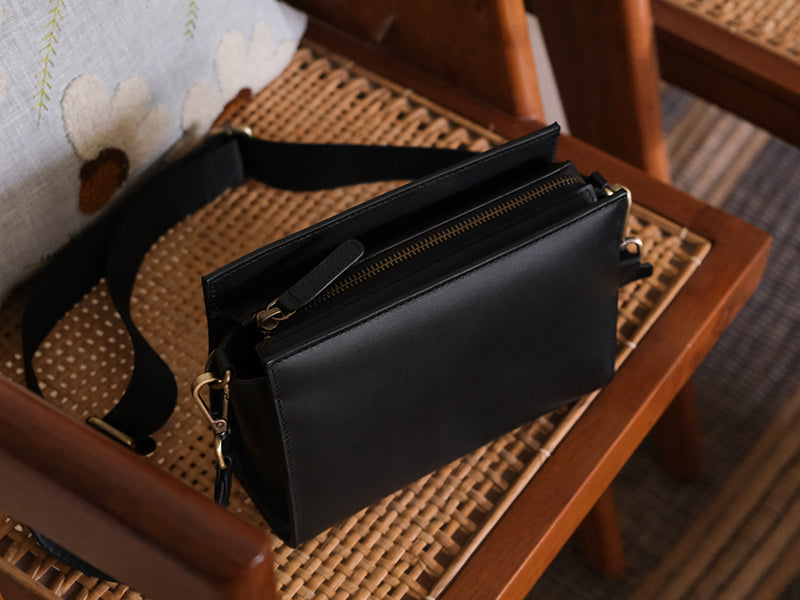 Vera Compact Sling / Black