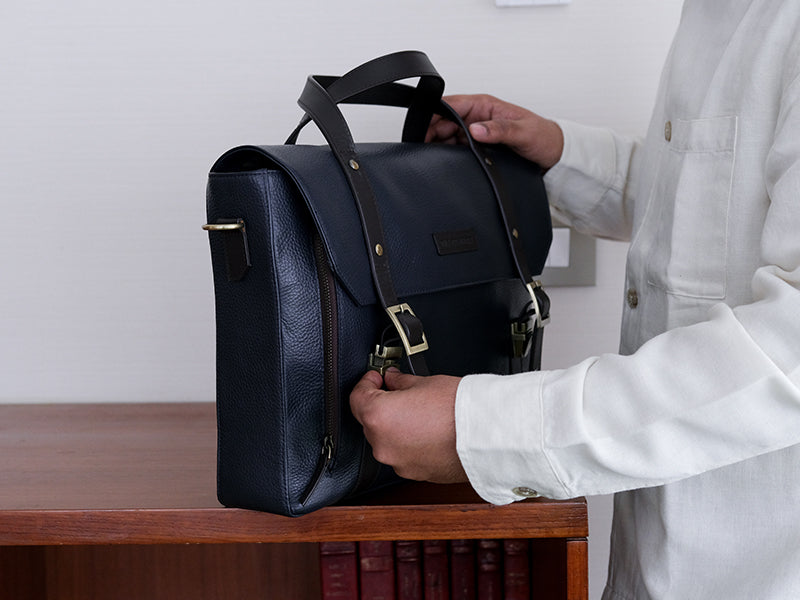 Covent Messenger - Blue & Dark Tan