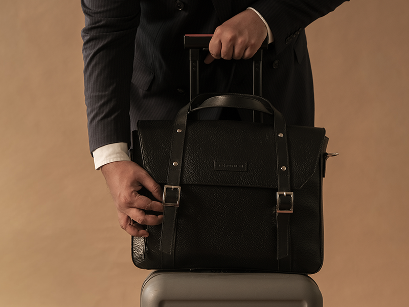 Covent Messenger - Black