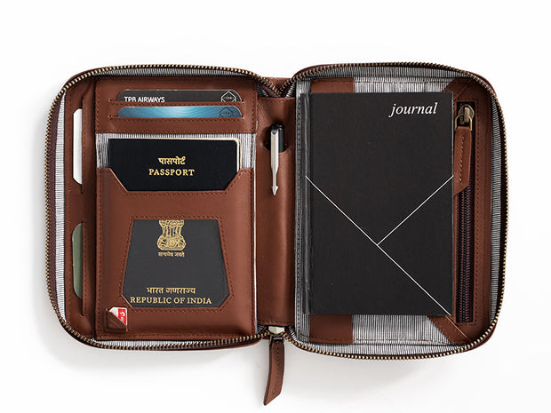 Voyager Passport Wallet Tan